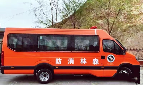 8輛依維柯歐勝運(yùn)兵車(chē)交付甘肅，為森林防護(hù)再添助力(圖2)